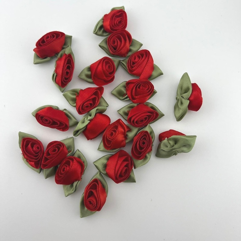 Red Satin Ribbon Rose Appliques 20pc Mini Fabric Flowers Craft Trim